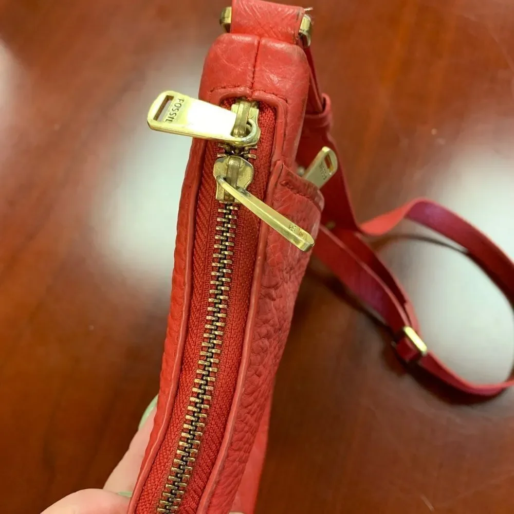 Fossil Vintage Red Pebble Leather Adjustable Width Crossbody Bag.